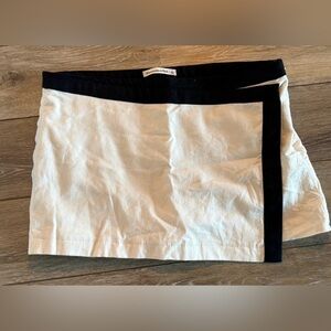Abercrombie & Fitch Black and White Skirt